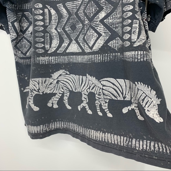 Vintage EZL Oversized Tribal Zebra Graphic Gray Short Sleeve Crew Neck Tee - Picture 12 of 16